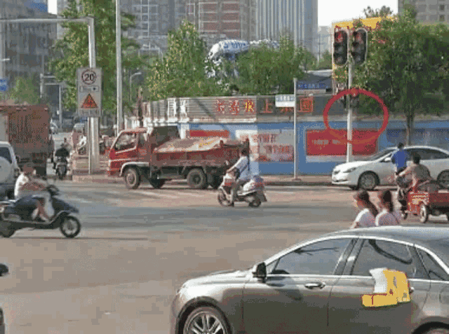 电动车司机不守规,只懂向车开刀?治人与治车同样重要-唯轮网